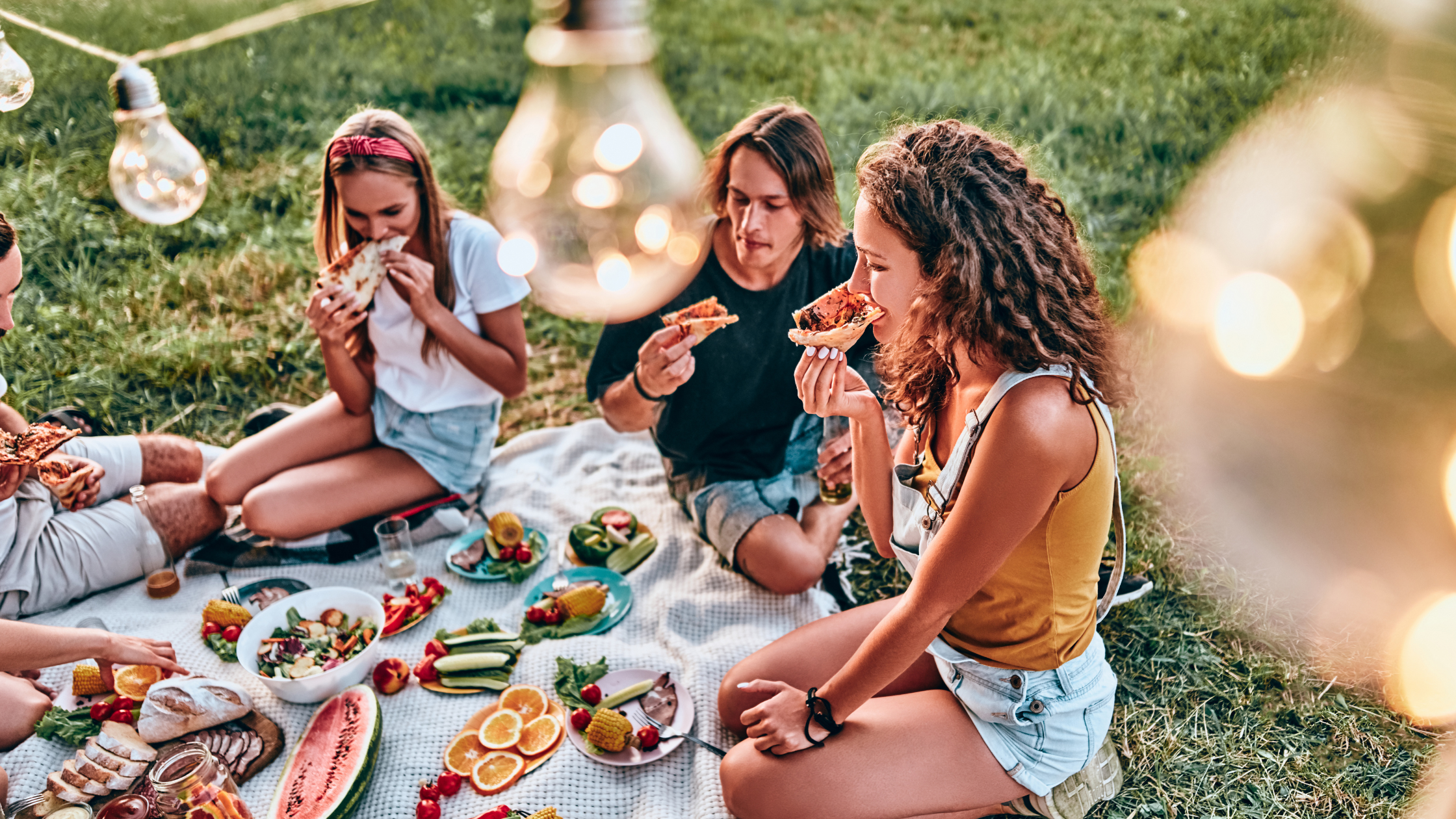 Így lesz tökéletes a nyári piknik – vegyük elő a pokrócokat!